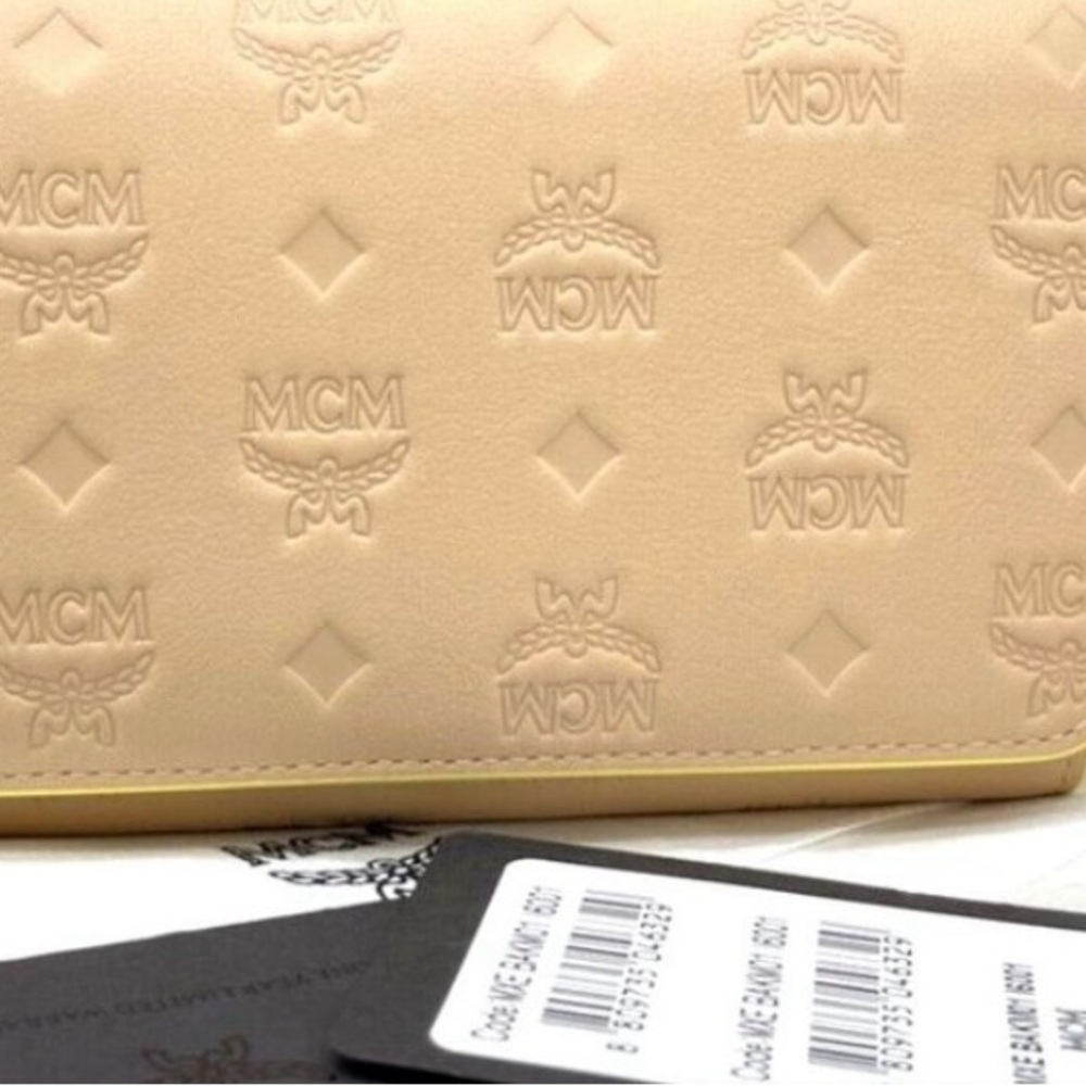 🔥 MCM Logo Klara Embossed Leather Smartphone Crossbody Clutch Wallet